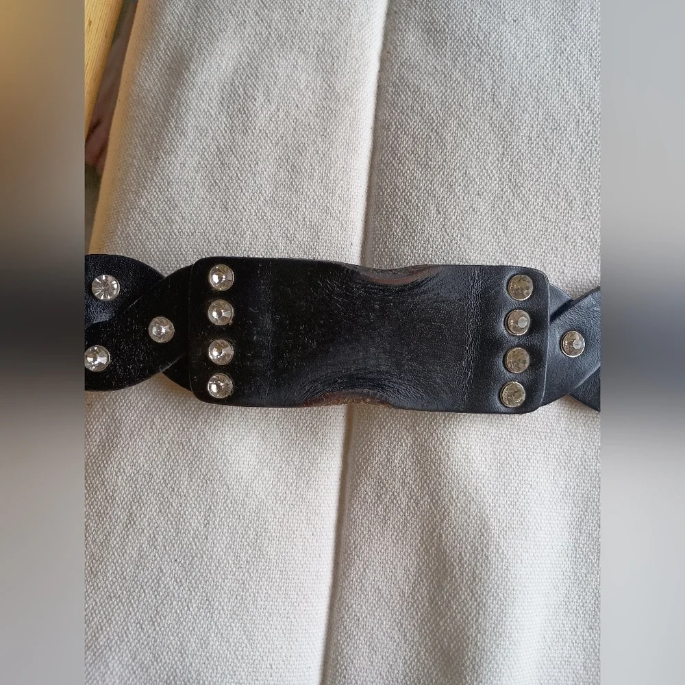Daytrip Black Leather Belt with Silver Sparkle Studs_Small